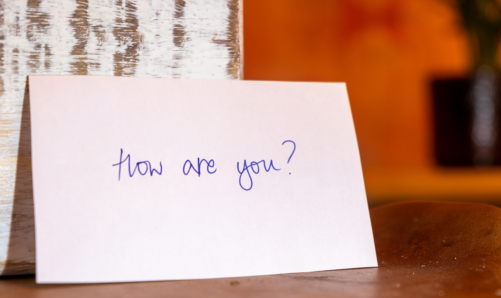 Handwritten note that says "How are you?"