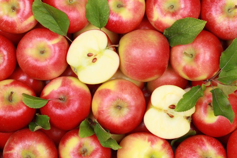 apples-768x512 Whole and halved apples.