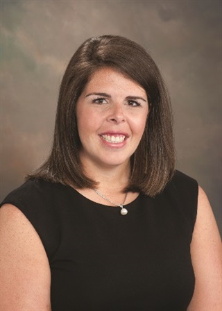 Head shot of Dr. Lauren Matthews