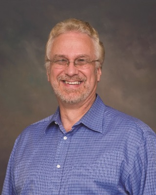 Head shot of Dr. Alan Peterson